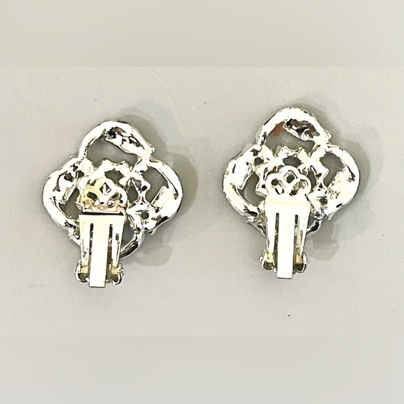 3/$18 Black Enamel Ornate Clip Earrings Silver Tone Flower Art Nouveau Onyx - Picture 4 of 5